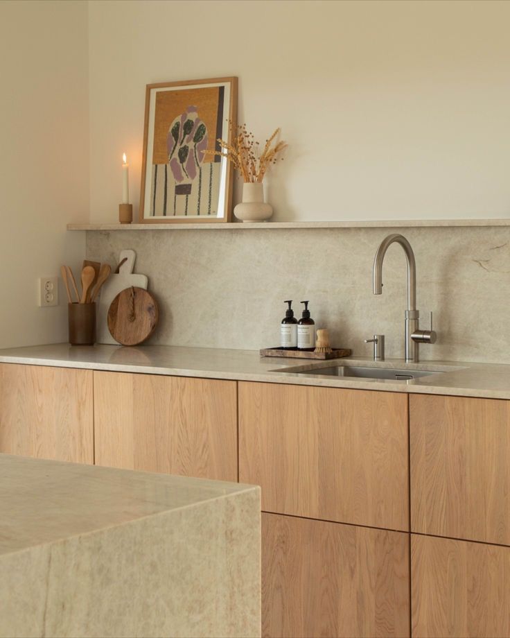 Should You Dust or Vacuum First?