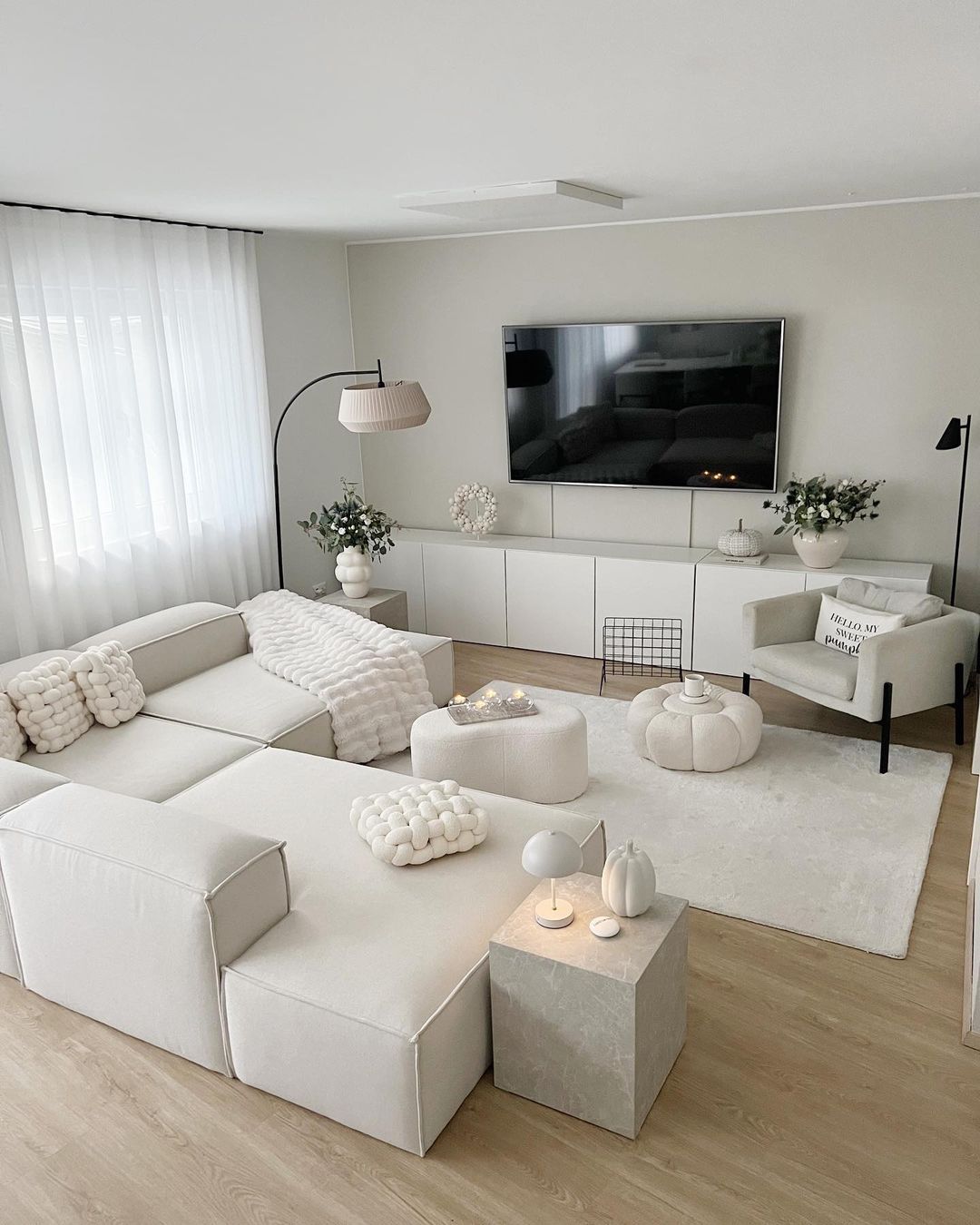 7 Advantages of a Cylinder Vacuum Cleaner